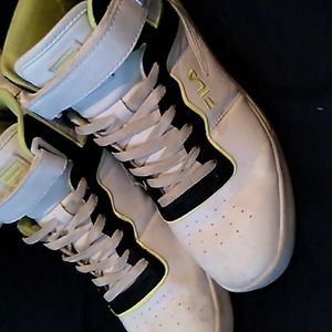 Mens fila size 9 1/2 white and green